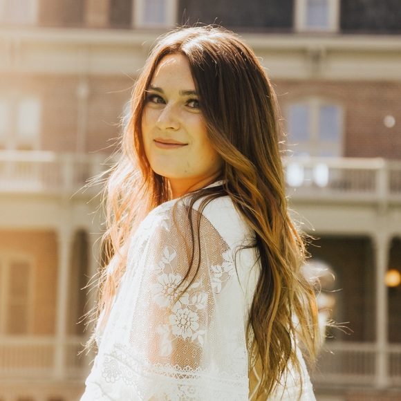 Meet your Posher, Haley - Picture 1 of 1